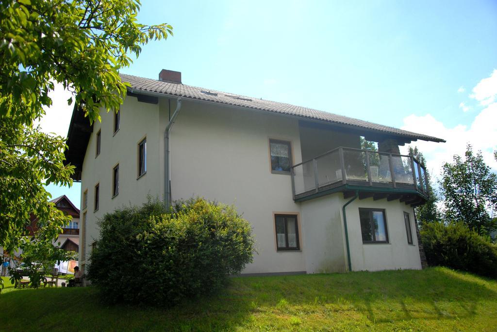 Miesenbach  Fruehstueckspension Wiesenhaus المظهر الخارجي الصورة